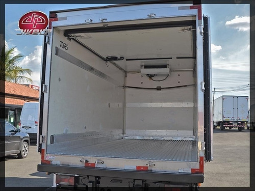 Caminhão Iveco Vertis 90v16 Com Baú Refrigerado 2012