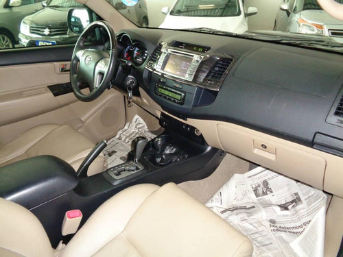 Toyota Hilux Sw4 3.o Srv 4x4 Aut.