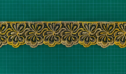 Tira Bordada En Organza 8cm X 9mts Varios Colores Mod 1216 Amarillo Con Dorado