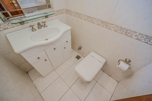 Venta Casa Olivos Vicente Lopez 4 Ambientes Con Dependencia Garage Patio Jardin Parrilla