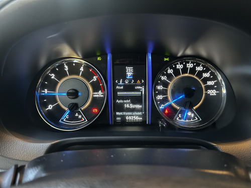 Toyota Hilux SW4 2.8 SRX 4X4 7 LUGARES 16V TURBO INTERCOOLER DIESEL 4P AUTOMÁTICO