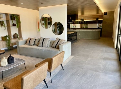 Lindo Departamento , Excelente Ubicación. Sólo 2 Años De Uso