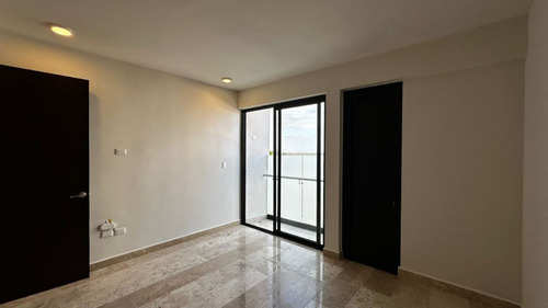 Departamento-estudio En Complejo Vertical, Zona Norte Premium, Mérida. Venta