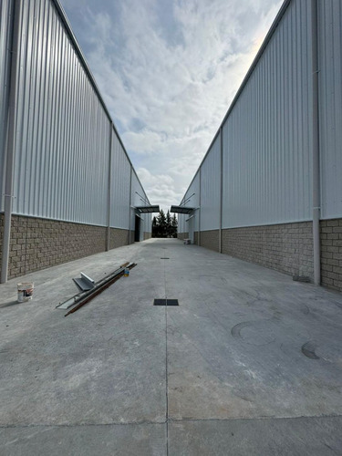 Galpon En Alquiler De 2.100 M2 + Playa Al Frente - Parque Industrial Pibera - Berazategui.