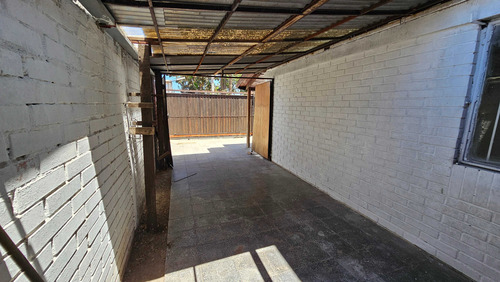 Casa Esquina En Venta, Buen Barrio. (79951)