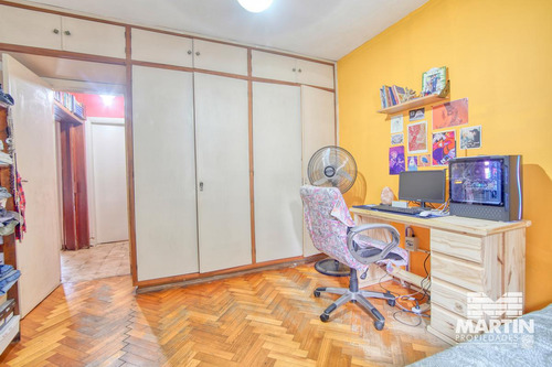 Casa De 4 Ambientes En Martínez Con Cochera Jardín Terraza Y Playroom.