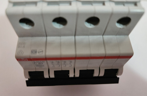 Interruptor Automatico 4p 40a Curva C 15ka 2cds274001r0404