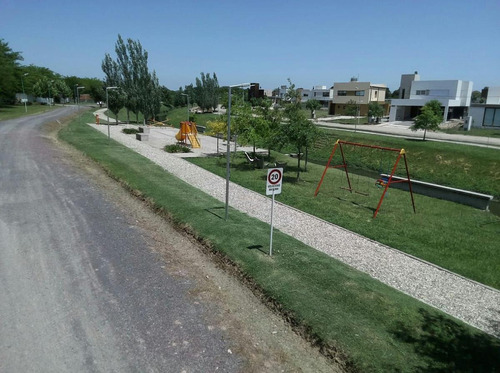 Imagen 7 de 13 de Lote El Cauce 12x33.5 - Barrio Privado - 476 Y 132 - City Bell La Plata