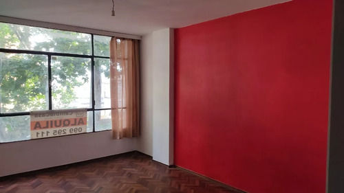 Apartamento Precioso En Centro Piso 2 Uruguay Y Tacuarembó 2 Dormitorio 