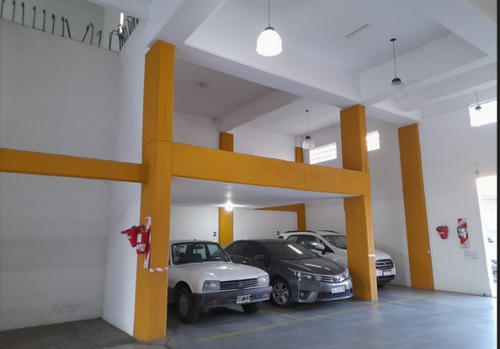 Garage Con Espacio Aereo Aprobado En Excepcional Ubicacion