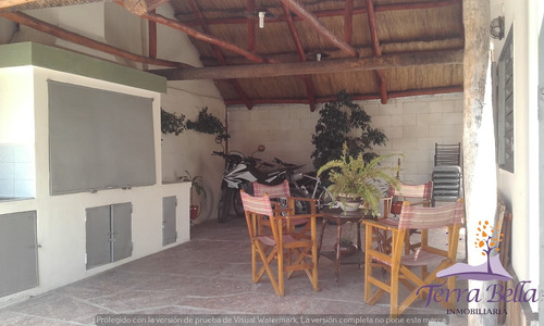 Casa Para 7 Personas Frente Al Lago, Hermosa Vista, Piscina