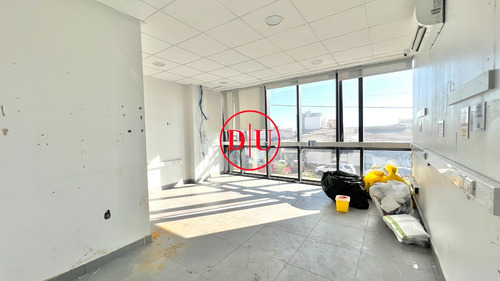 Box De 29 M² | Un Ambiente En Edificio Médico Nuevo Prado