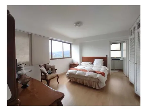 Apartamento En Los Naranjos,