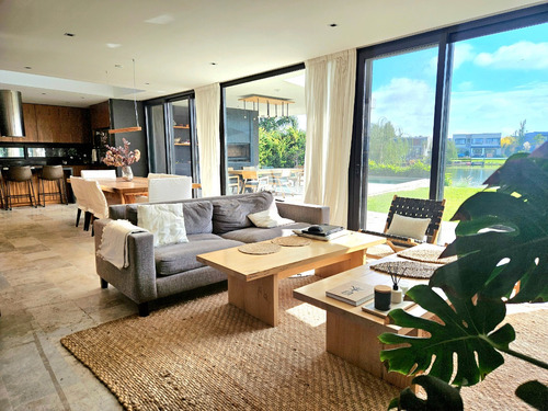 Venta Casa El Cantón A La Laguna Y Al Golf