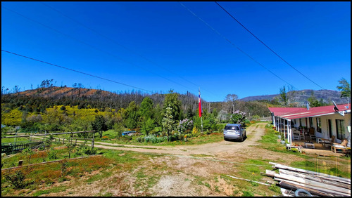 Parcela Con 2 Casas Y 8000m2 De Terreno (126968)