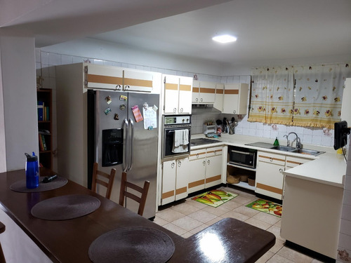 Los Naranjos Del Cafetal Hermosa Vista Calle Privada Vigilancia Tanque 10.000lts Renovada 2 Cocinas 4h/5b/4 Puestos Súper Oportunidad!! Hermosa Vista Oportunidad