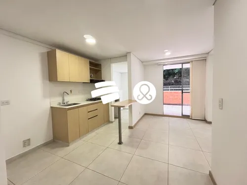 Vendo Apartamento En Itagüí, Con Terraza, A Dos Cuadras Del Parque Principal