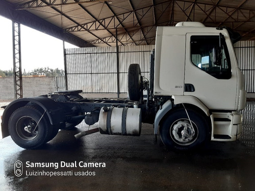Imagem 4 de 15 de Caminhão Volvo Vm 310 4x2 Cabine Leito Pneus Ótimos 2008
