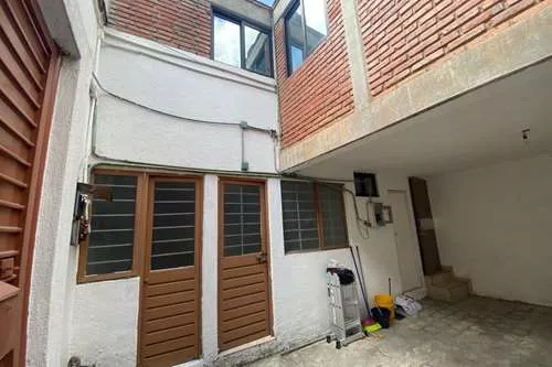 Por Cambio De Residencia...baja De Precio!! Bodega Con Oficinas, Predio Con Uso De Suelo Habitac...