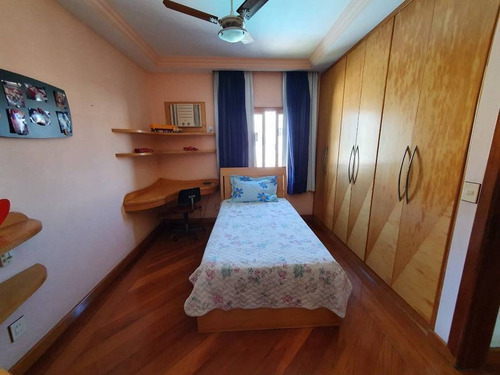 Imagem 13 de 24 de Casa De Dois Pavimentos Com Excelente Planta Em Num Dos Bairros Mais Tranquilos De Vitória - Es - So0002_imv