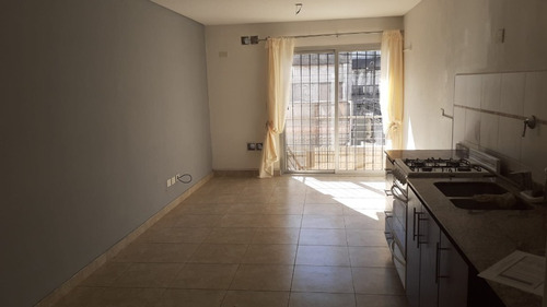 Imagen 2 de 11 de Departamento En Venta En Haedo Centro Sur