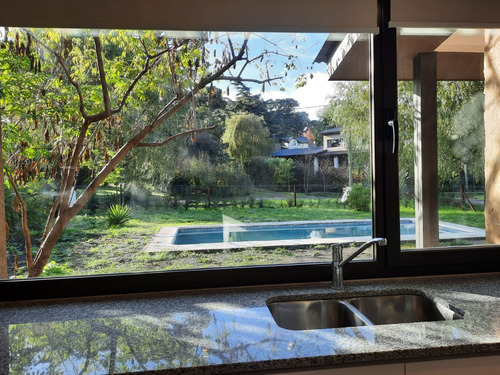 Casa Independiente Con Predio Cercado.