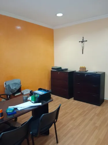 Oficina En Arriendo En La Candelaria. Cod A10327