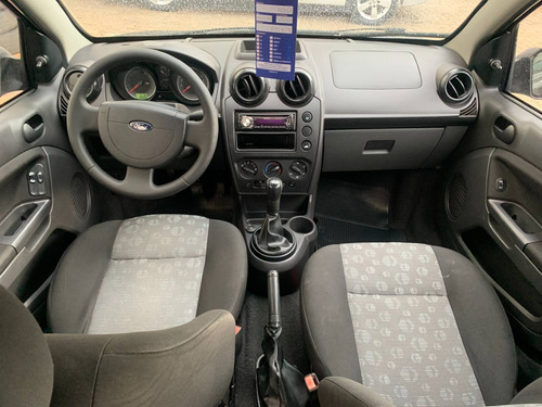 Imagem 6 de 10 de Ford Fiesta 1.0 Rocam 8v Flex 4p Manual
