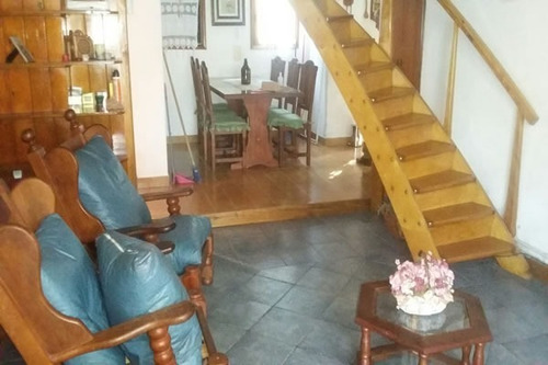 Imagen 8 de 24 de Casa Alpina Ubicada En Barrio Norte Gas Natural Y Alarma