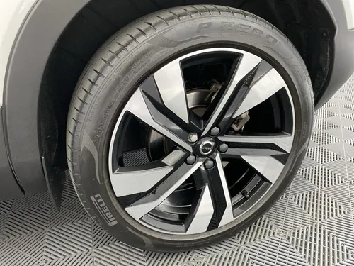 Volvo XC40 2.0 B5 Poll Star Hibrida