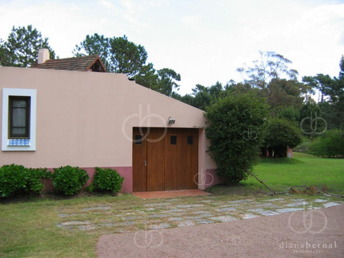 Imagen 7 de 29 de Punta Del Este, Chalet Con Gran Jardín, 4 Dormitorios Y Piscina-