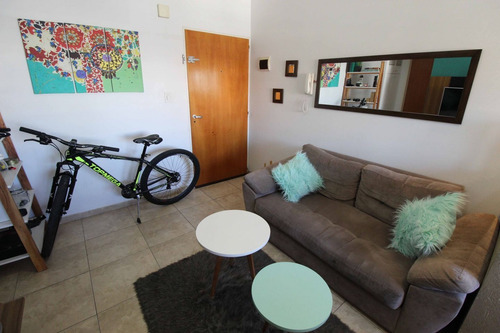 Imagen 3 de 12 de Departamento 2 Ambientes Al Frente Con Balcon