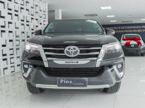 Imagem 2 de 15 de Toyota Hilux Sw4 2.8 Srx 4x4 7 Lugares 16v Turbo