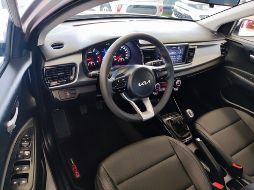 Imagen 11 de 15 de Kia Rio Zenith 1.4l Hb Mt 2023