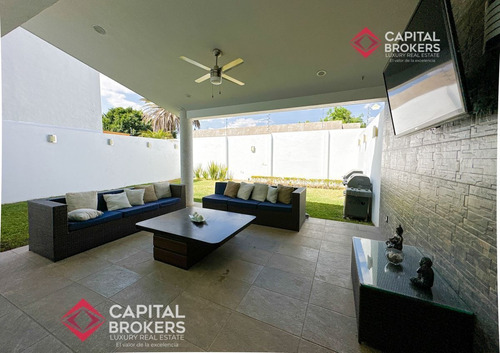 Imagen 3 de 27 de Casa En Venta En Los Olivos Fraccionamiento De Lujo