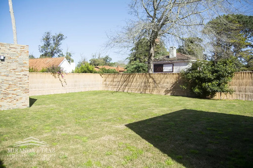 Chalet A Estrenar En El Golf De 4 Dormitorios En Venta