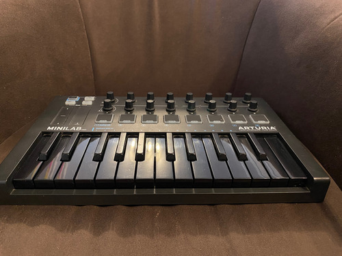 Arturia Minilab Mkii Controlador Midi Negro (Usado)