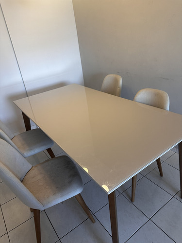 Mesa De Jantar Westwing + 4 Cadeiras
