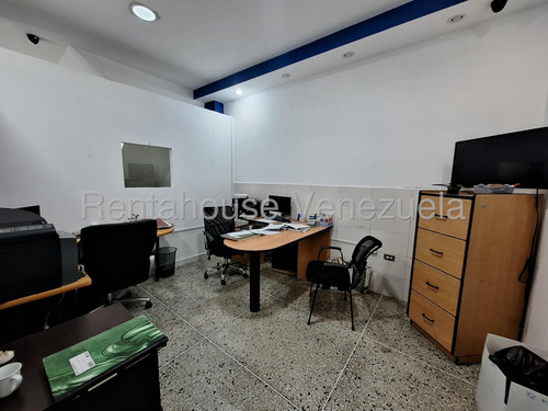 Local En Alquiler Calle 10 De Diciembre Maracay 25-15766 Jecg