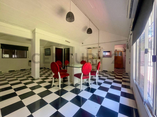 Venta De Casa 4 Ambientes, San Vicente. ¡hermosa Propiedad Muy Bien Ubicada!