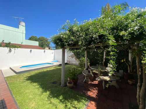 Venta Casa 3 Ambientes C/pileta Cochera - Castelar