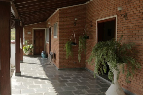 Chácara Em São José Do Rio Pardo Com 3.200 M2- Ótima Localização -casa Excelente 04 Quartos 02 Suites- Pomar . - 78