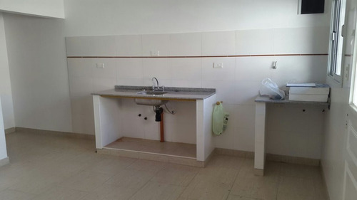 Imagen 12 de 13 de Bloque En Venta Con Casa 6 Ambientes Y Dos Departamentos 2 Ambientes