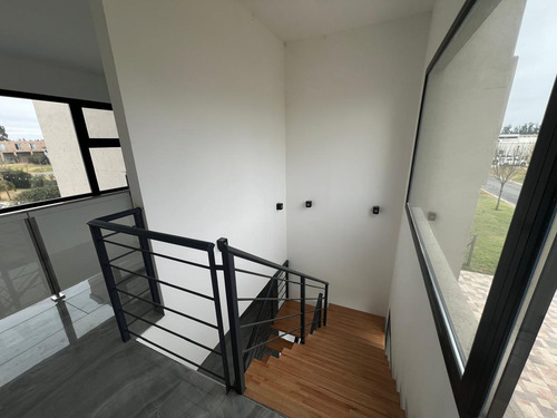 Casa En Venta 4 Dormitorios Barrio Santo Tomas Pilar