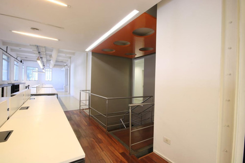 Imagen 4 de 12 de Edificio De Oficinas Plug And Play And Play
