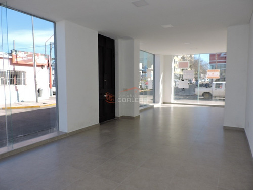 Local En Venta Y Alquiler En Centro De Maldonado - Excelente Ubicación Comercial- Ref: 21949