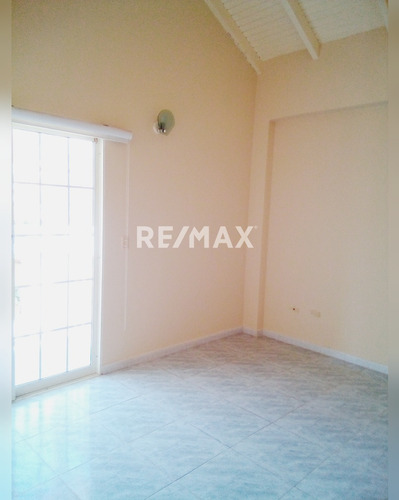 Imagen 9 de 12 de Se Vende Town House En La Av. Anzoátegui, Lechería. Ana Villamizar 0412-5935260.