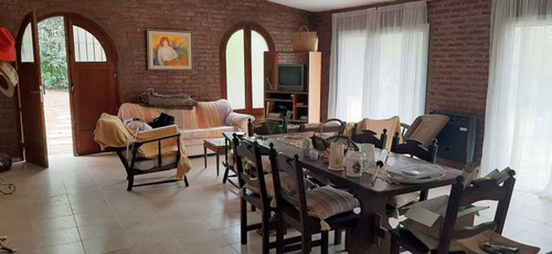 Casa De 207m2 En Villa Ciudad Parque, Los Reartes .(cod 552)