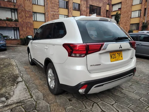 Gasolina, Automatica, 7 Puestos, 4x4, 2.4cc