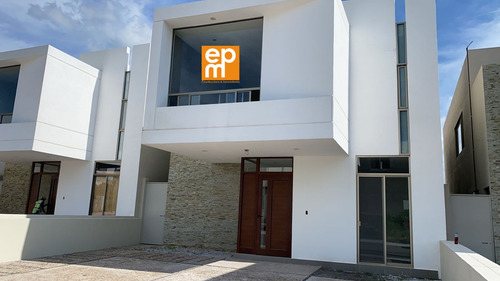 Imagen 1 de 14 de Estrena Casa En Venta Lomas De Juriquilla